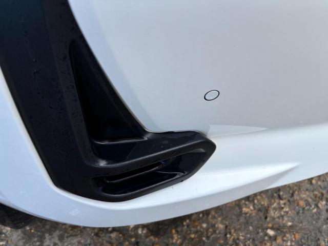 Toyota Hilux image 3