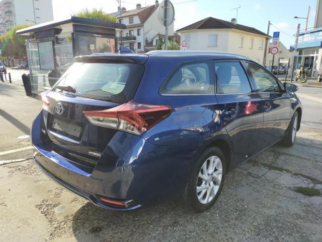 Toyota Auris image 5