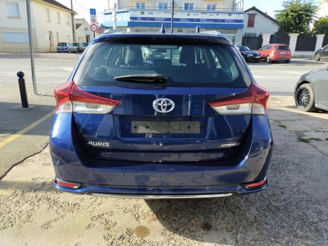 Toyota Auris image 8