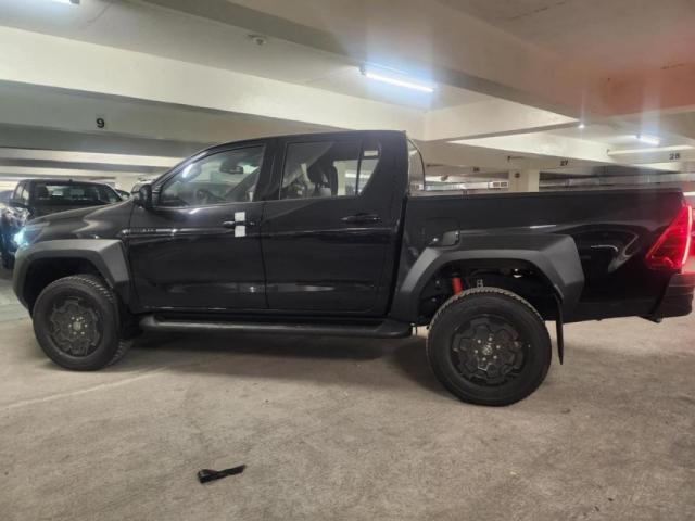 Toyota Hilux image 3
