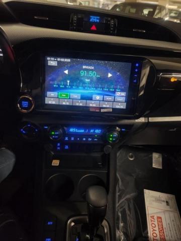 Toyota Hilux image 8