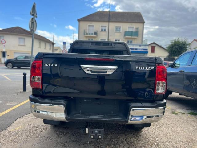 Toyota Hilux image 9