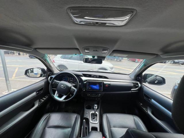 Toyota Hilux image 6