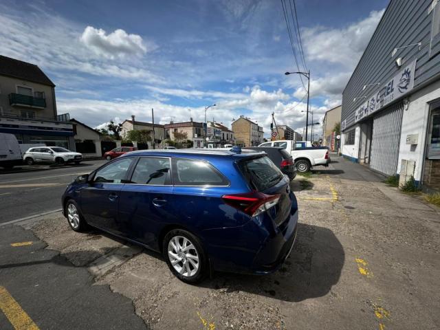 Toyota Auris image 6