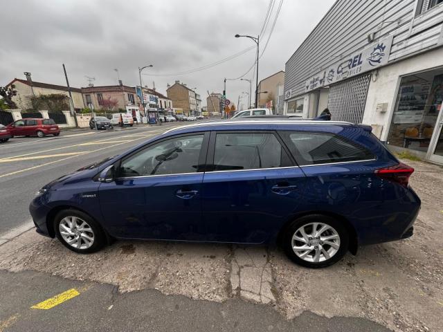 Toyota Auris image 9