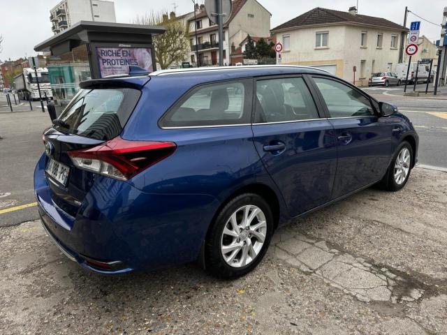 Toyota Auris image 5