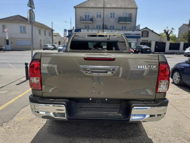 Toyota Hilux image 8