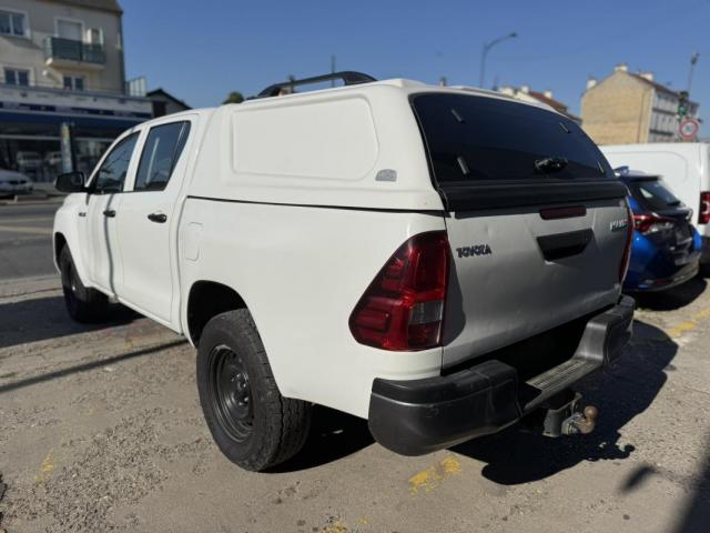 Toyota Hilux image 3