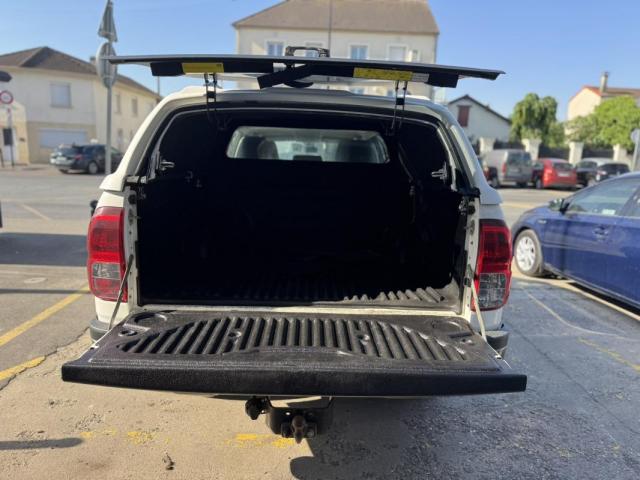 Toyota Hilux image 4