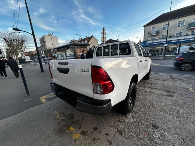 Toyota Hilux image 1