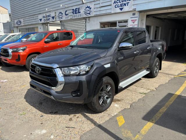 Toyota Hilux image 4