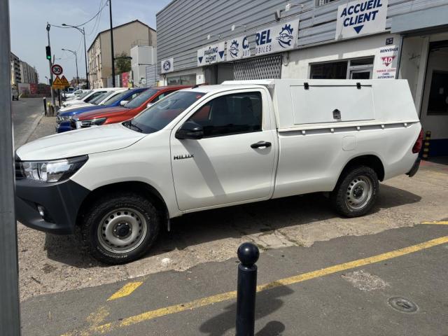 Toyota Hilux image 2