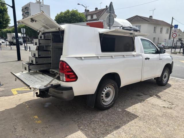 Toyota Hilux image 5