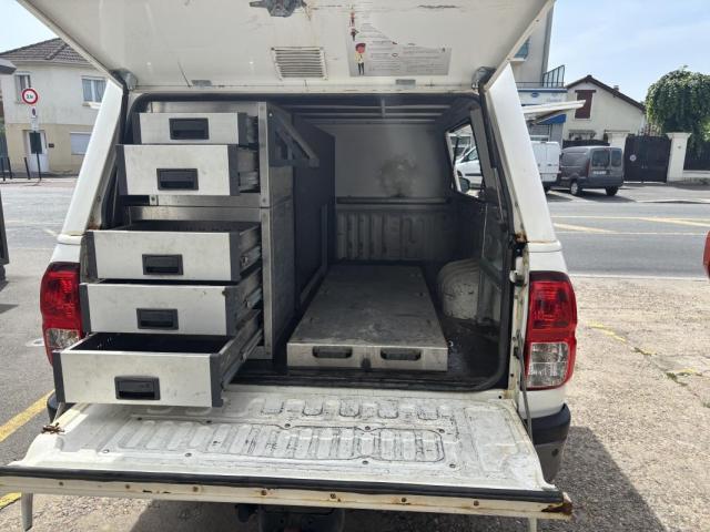 Toyota Hilux image 8
