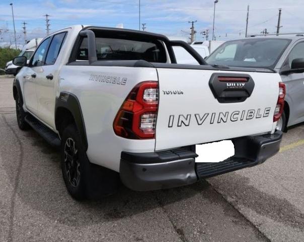 Toyota Hilux image 4