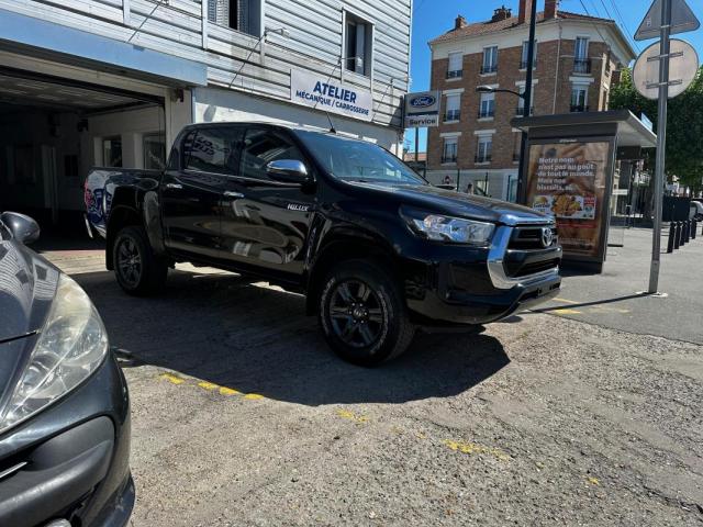 Toyota Hilux image 6