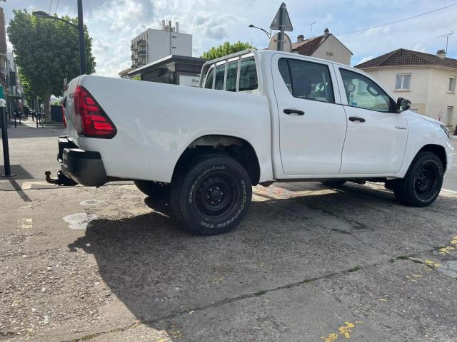 Toyota Hilux image 3