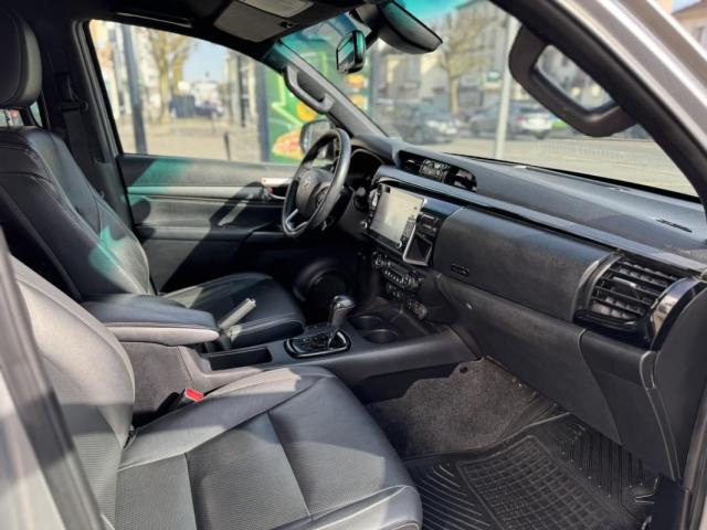 Toyota Hilux image 4