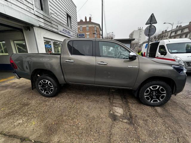 Toyota Hilux image 6