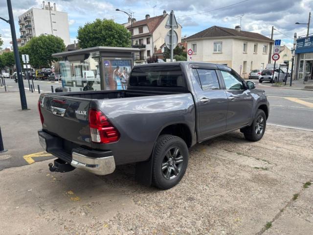 Toyota Hilux image 3