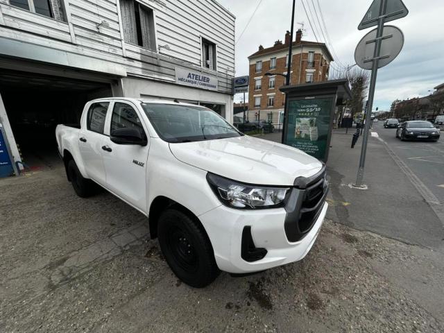 Toyota Hilux image 2