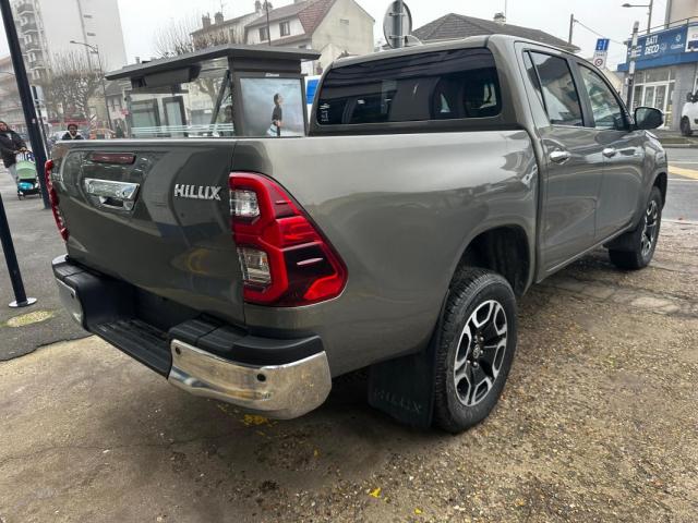Toyota Hilux image 4