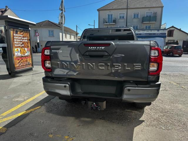 Toyota Hilux image 5