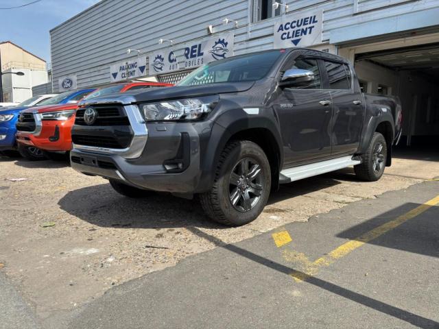 Toyota Hilux image 1