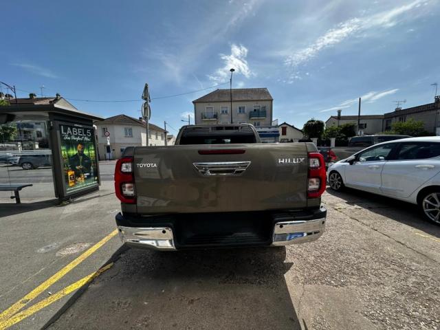 Toyota Hilux image 2