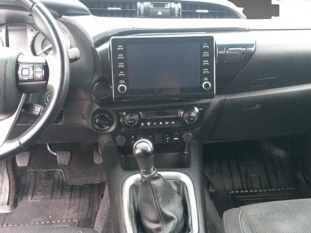 Toyota Hilux image 4