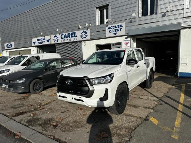 Toyota Hilux image 2
