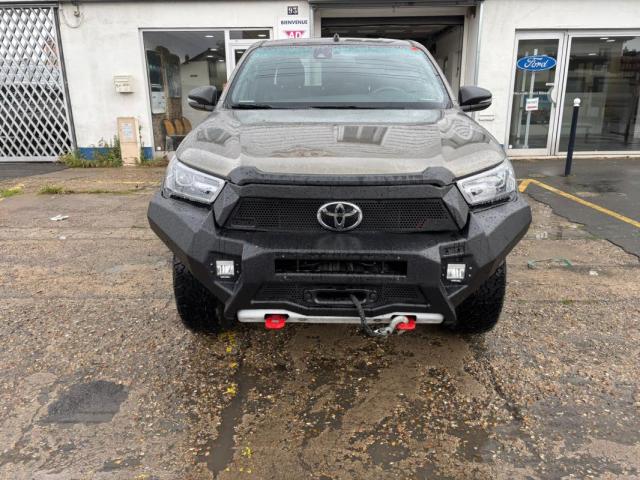 Toyota Hilux image 3