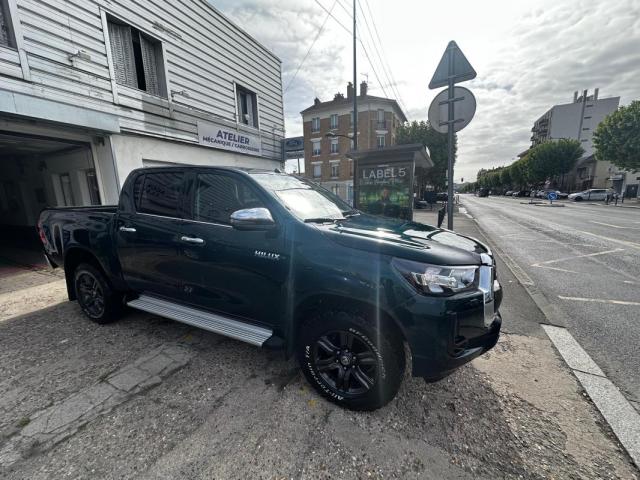 Toyota Hilux image 2