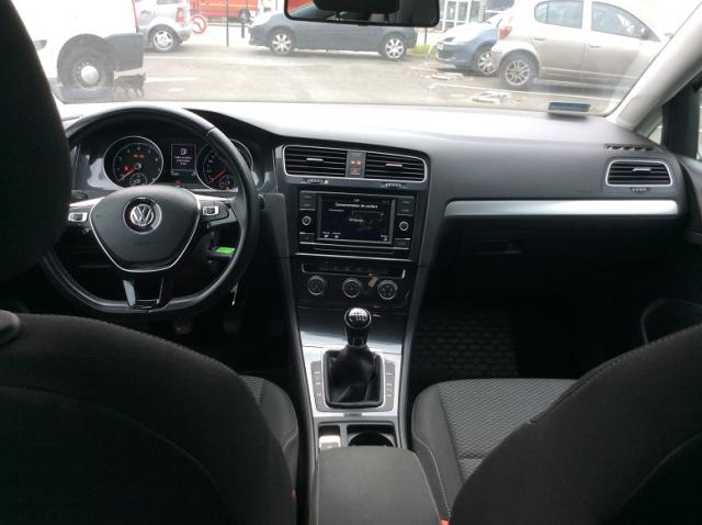 Volkswagen Golf image 9