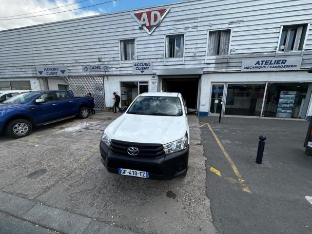 Toyota Hilux image 2