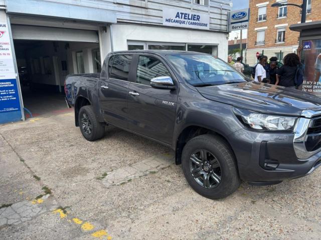 Toyota Hilux image 4