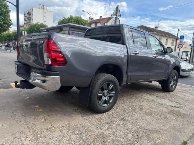 Toyota Hilux image 3