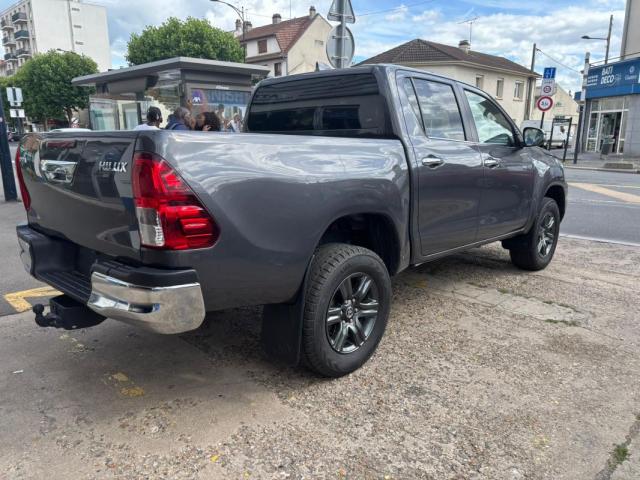 Toyota Hilux image 7