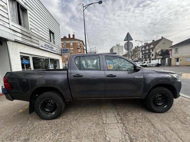 Toyota Hilux image 4