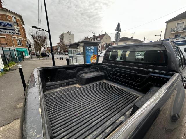 Toyota Hilux image 8