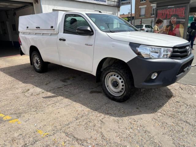 Toyota Hilux image 8
