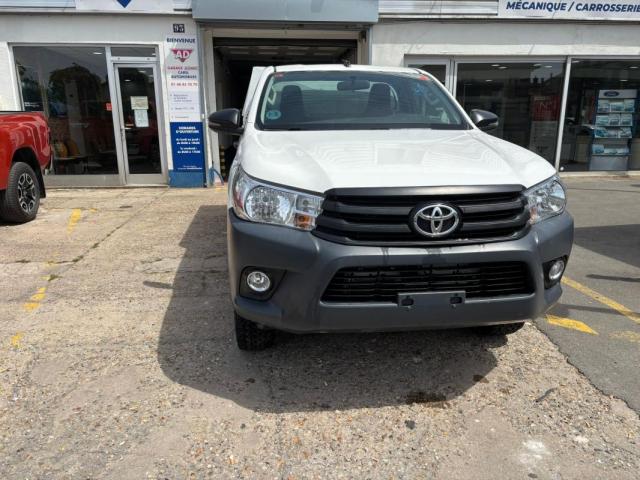 Toyota Hilux image 1