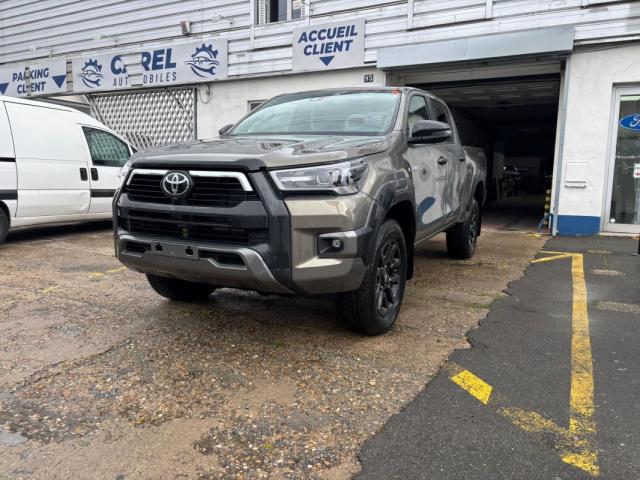 Toyota Hilux image 8