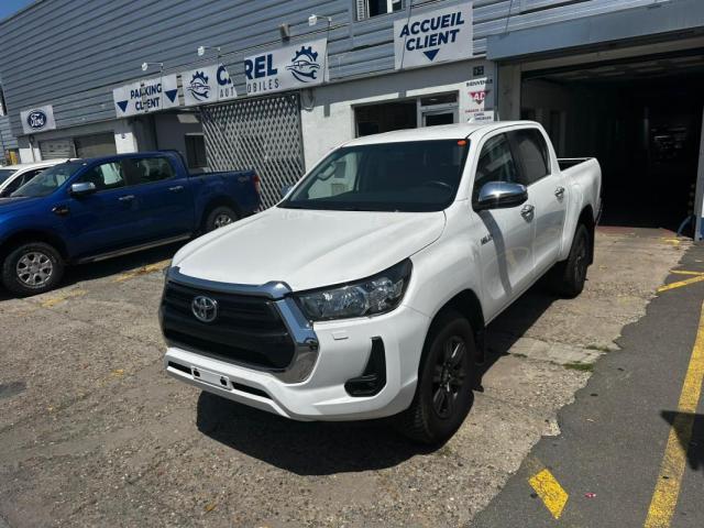 Toyota Hilux image 2