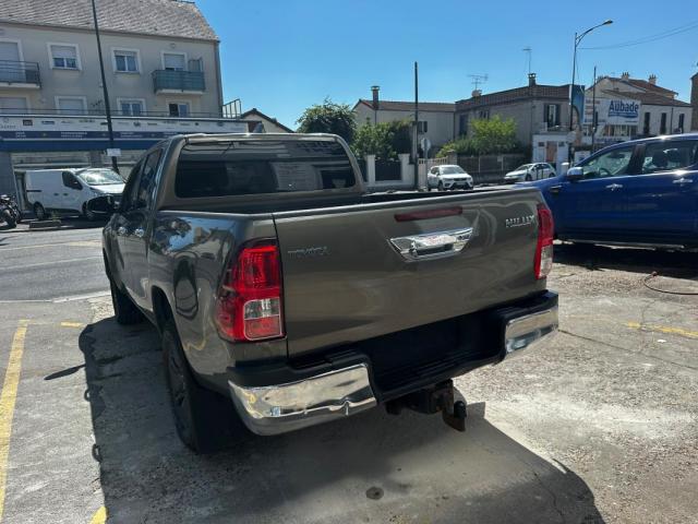 Toyota Hilux image 9