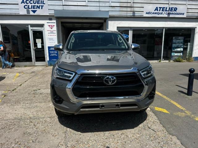 Toyota Hilux image 2