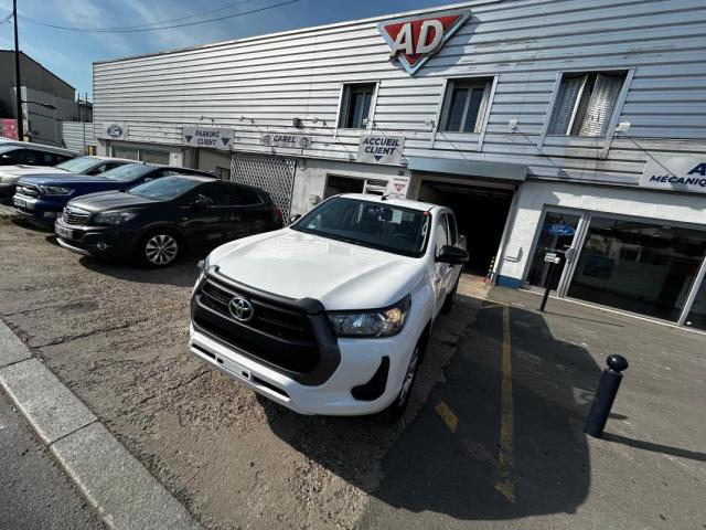 Toyota Hilux image 8