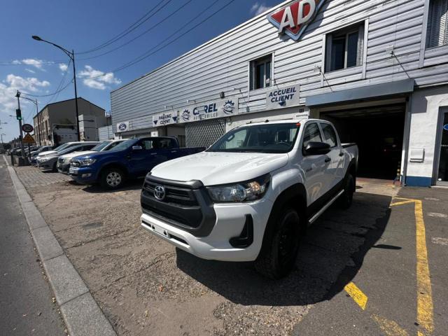 Toyota Hilux image 8