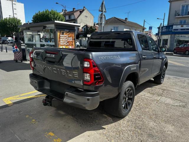 Toyota Hilux image 2