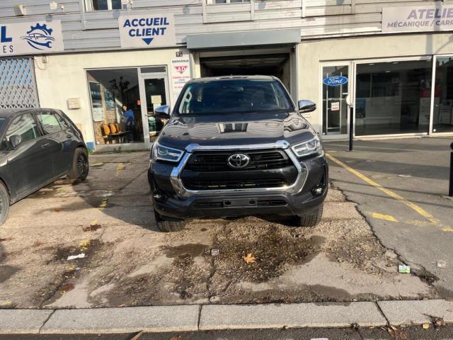 Toyota Hilux image 2